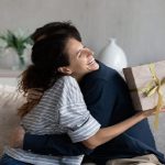 Gift Ideas For Wedding Anniversary